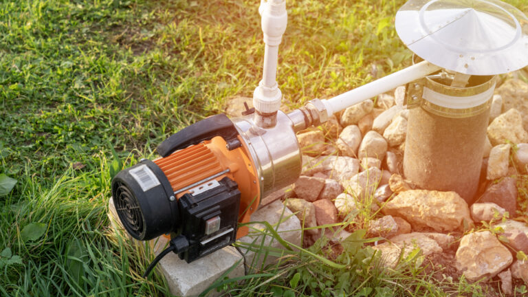 Drinking water well and electric pump